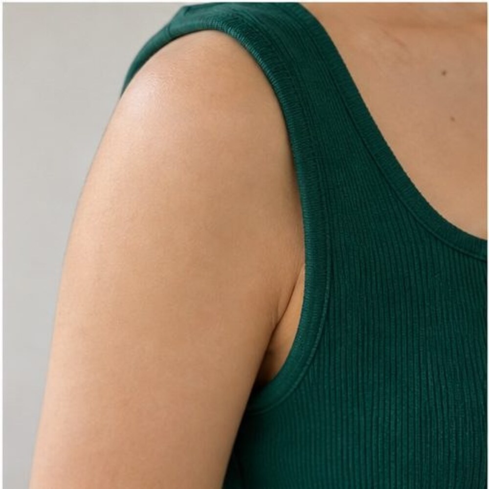 Emerald Peplum Top - Picture 5 of 6
